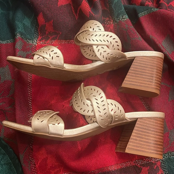 Joie  SocietyBlock Heel Sandals NWOT - Picture 3 of 10